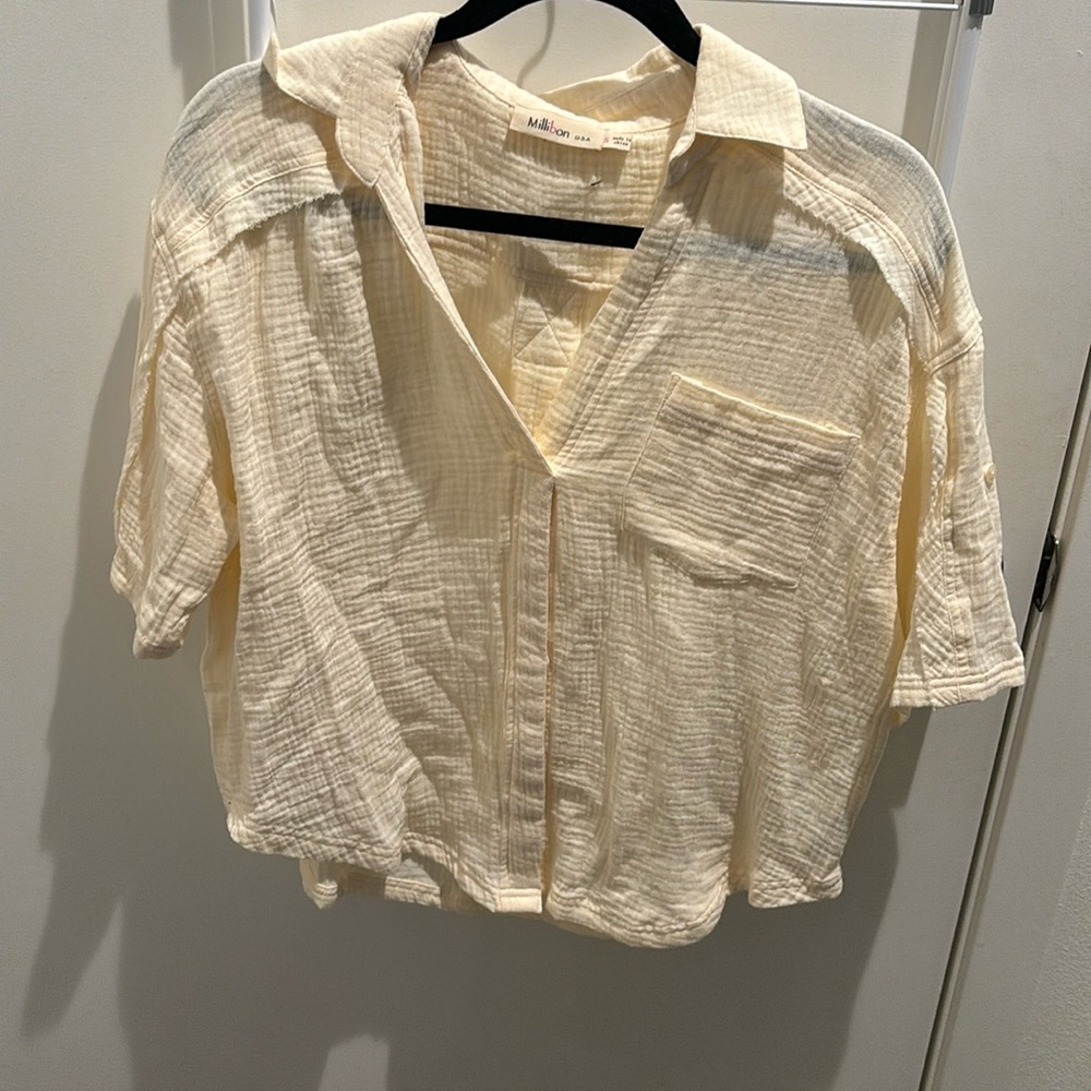 Size S Millibon cloth top with mid length sleeves